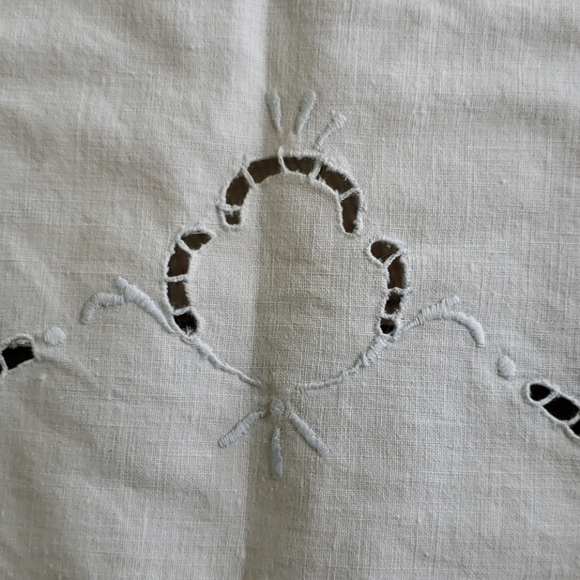 Vintage Handmade TABLECLOTH - Picture 3 of 6